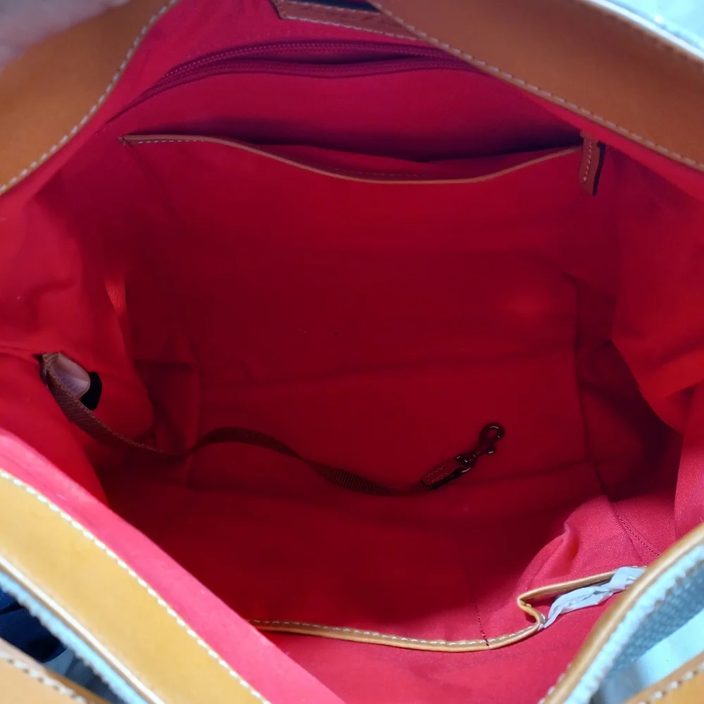 Dooney and bourke shoulder bag - Picture 12 of 12